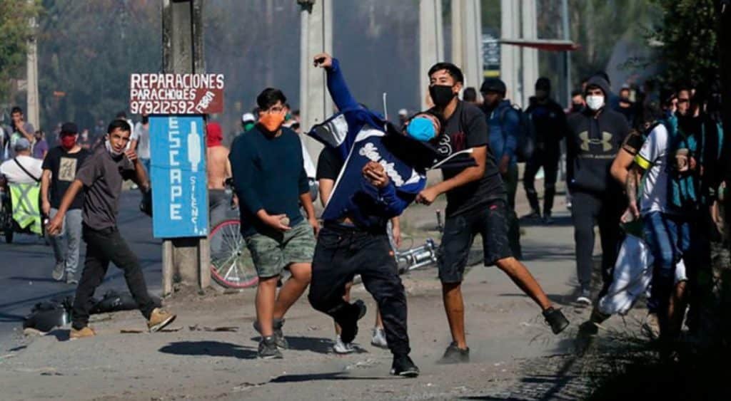 Fuertes disturbios en Santiago de Chile