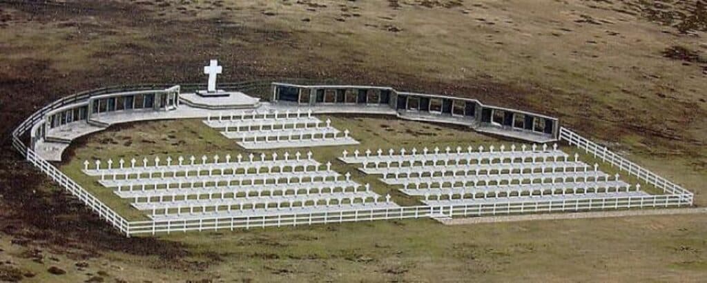 Solamente un homenaje a los caídos en Malvinas