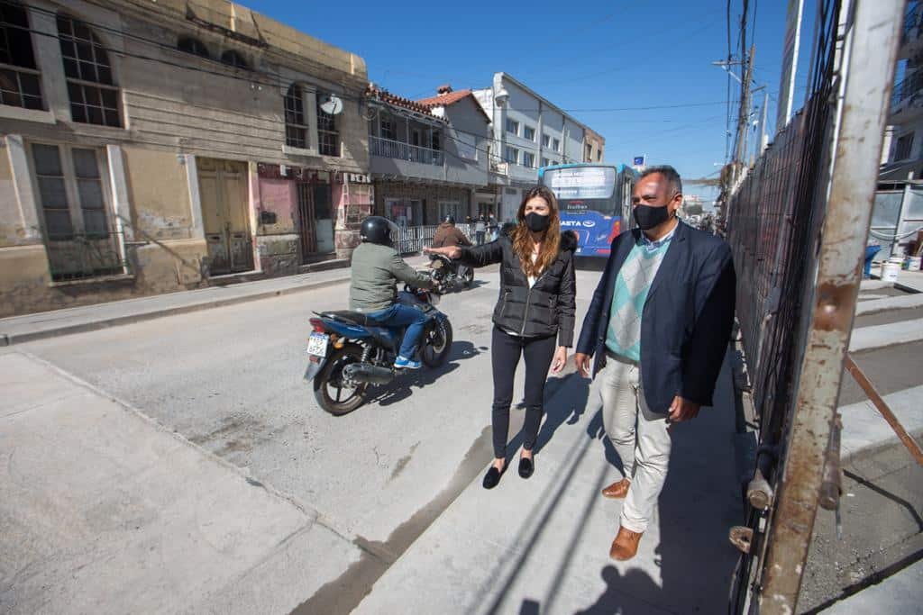 Bettina recorrió obras en avenida Jujuy