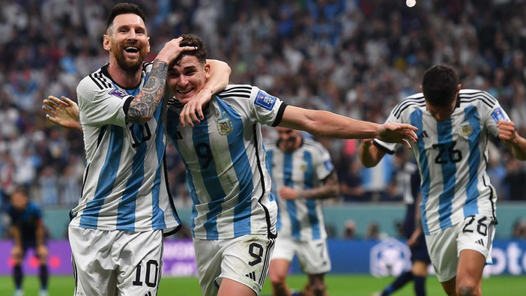 ¡Somos finalistas! Argentina se impuso ante Croacia con goles de Messi y Alvarez