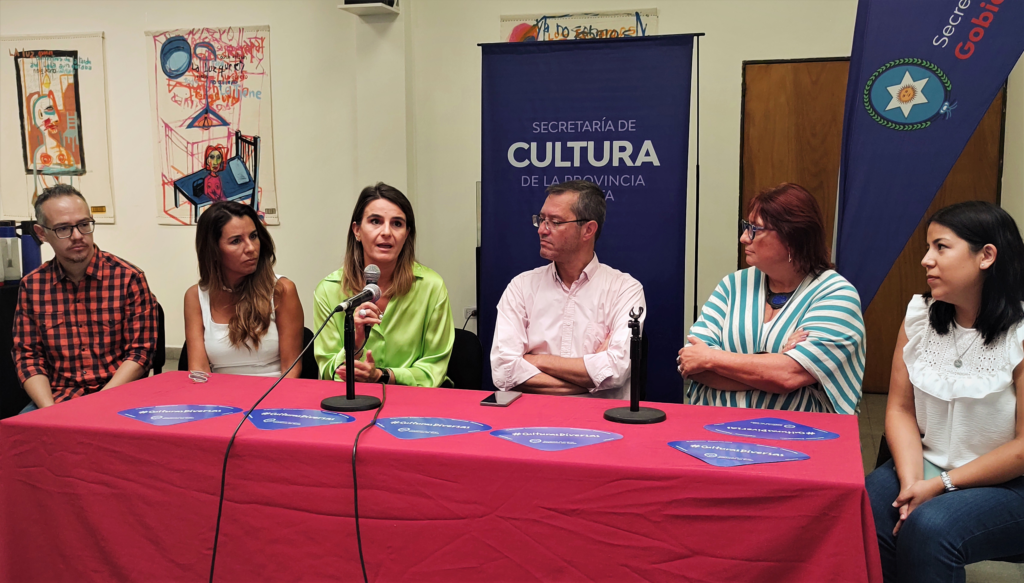 <a href="http://www.culturasalta.gov.ar/prensa/noticias/se-realizo-el-lanzamiento-del-ciclo-cultura-en-democracia/5327">Se realizó el lanzamiento del ciclo “Cultura en Democracia”</a>