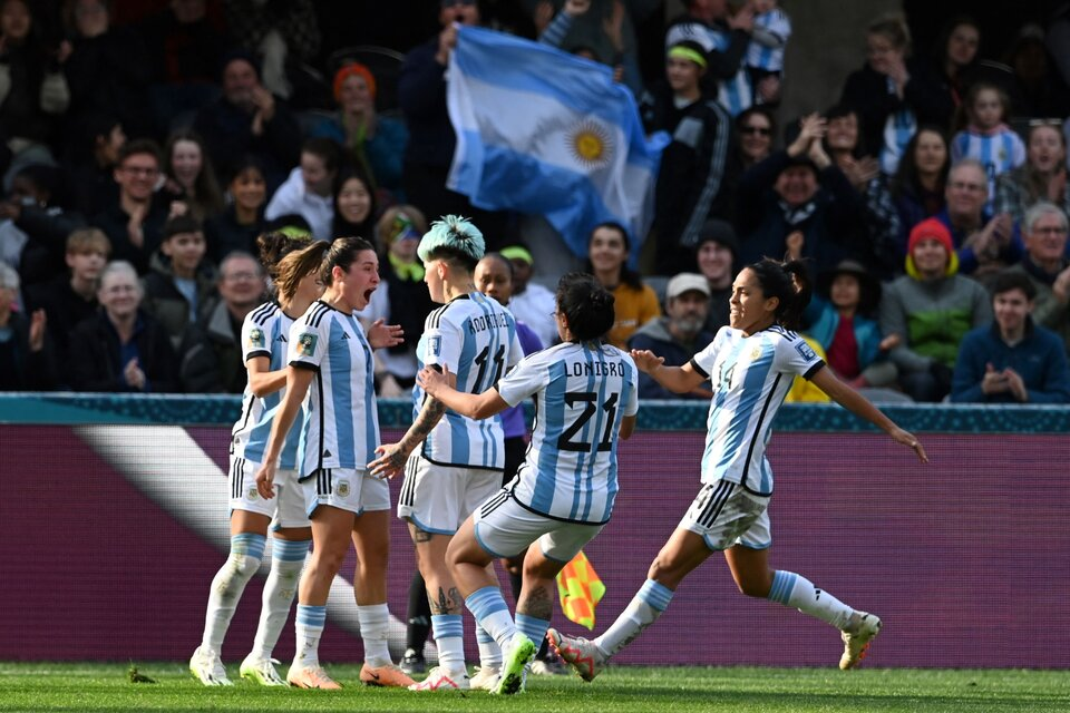 Argentina remontó un 0-2 e igualó con Sudáfrica en el Mundial femenino