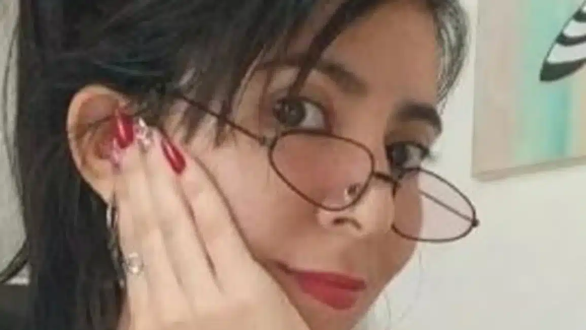 Image default