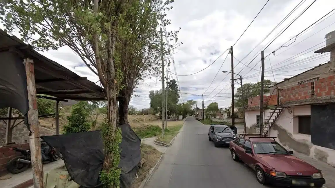 Image default
