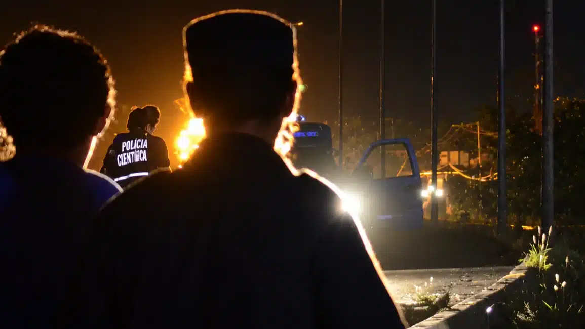 Image default