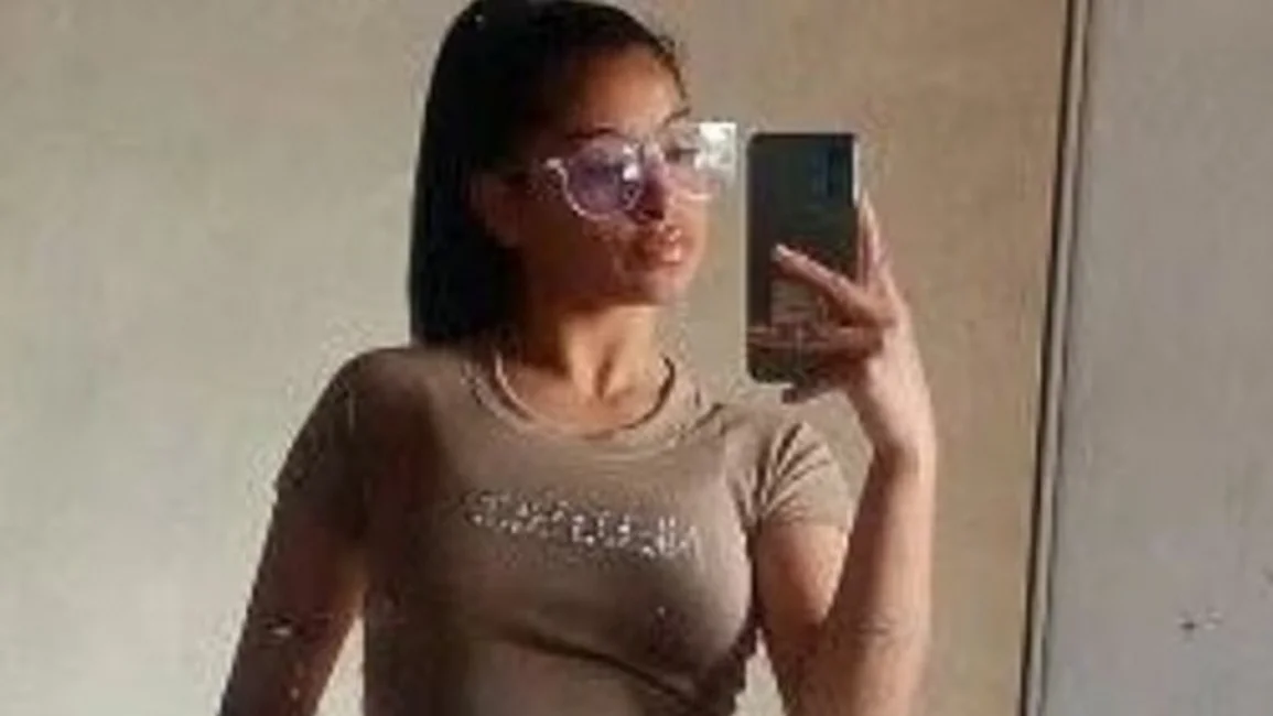 Image default